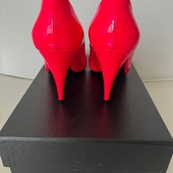 SAINT LAURENT Kiki 85 Pumps in Bright Pink Patent Leather – IT 40 / US 9–9.5 - Picture 6 of 11